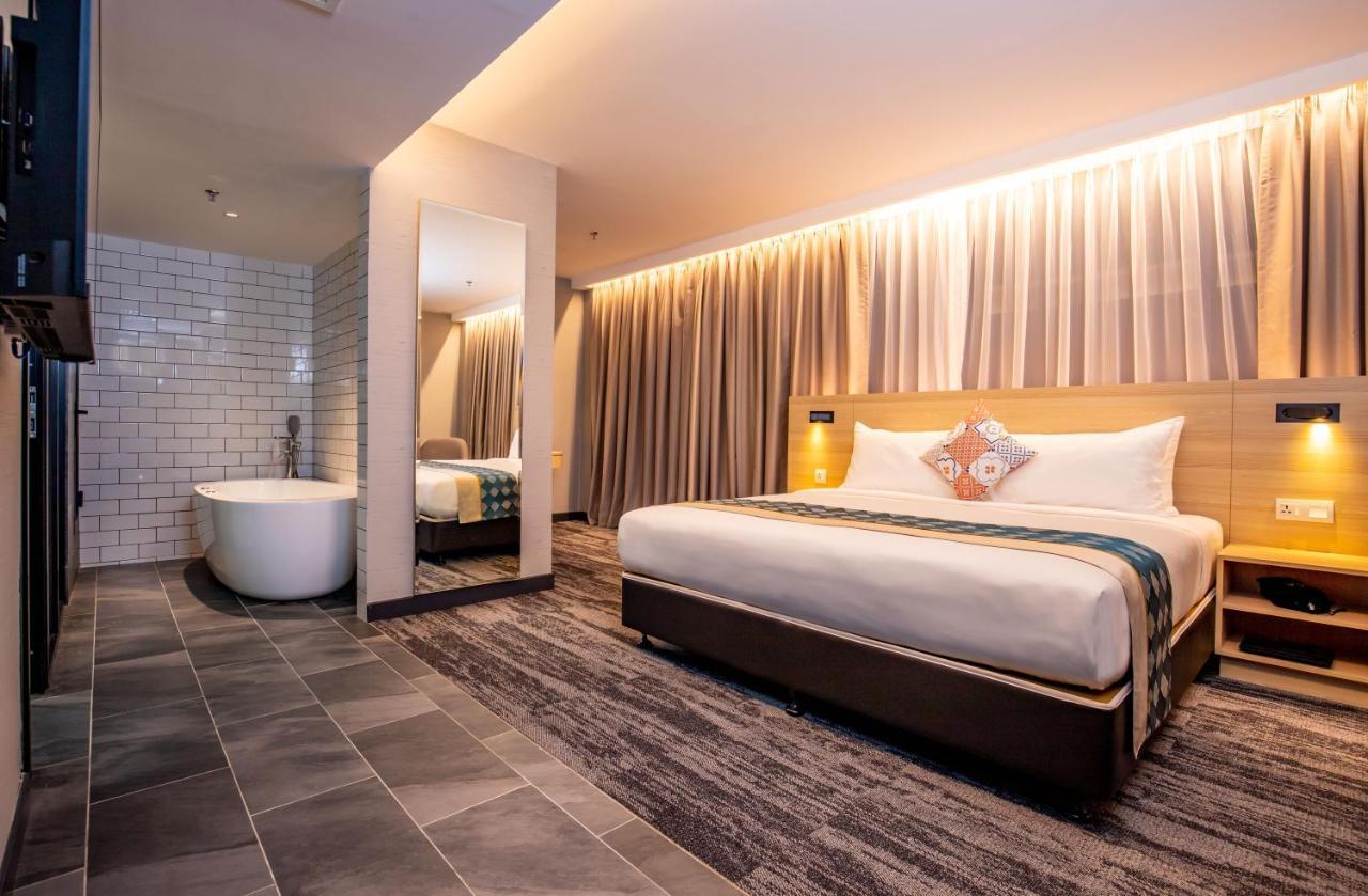 ซานตา แกรนด์ ซิกเนเจอร์ กัวลาลัมเปอร์ Hotel ภายนอก รูปภาพ
