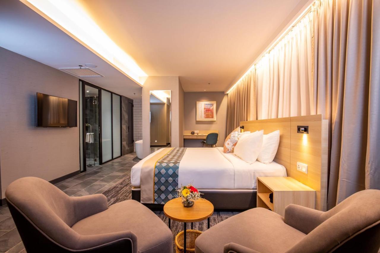 ซานตา แกรนด์ ซิกเนเจอร์ กัวลาลัมเปอร์ Hotel ภายนอก รูปภาพ