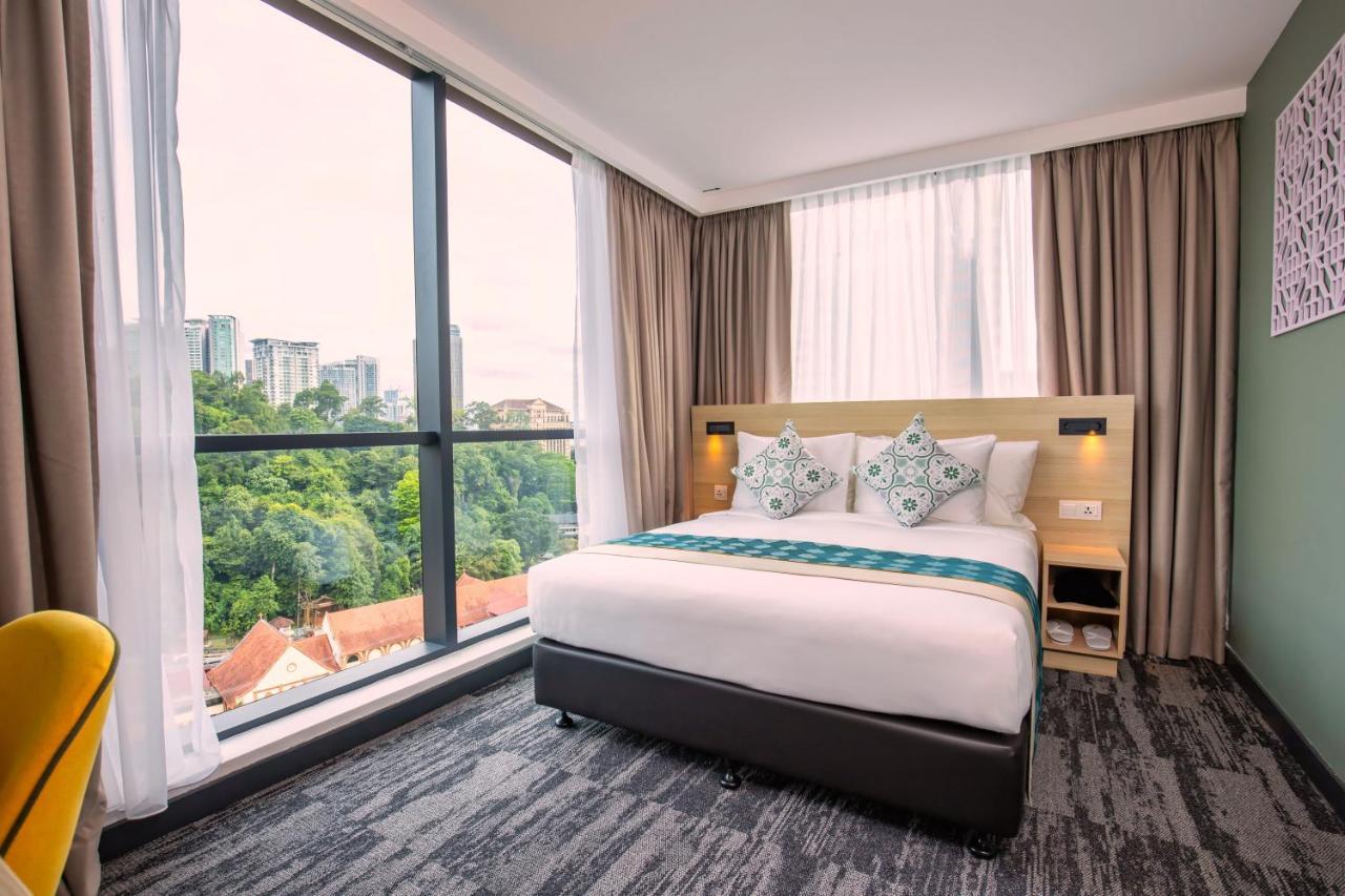 ซานตา แกรนด์ ซิกเนเจอร์ กัวลาลัมเปอร์ Hotel ภายนอก รูปภาพ