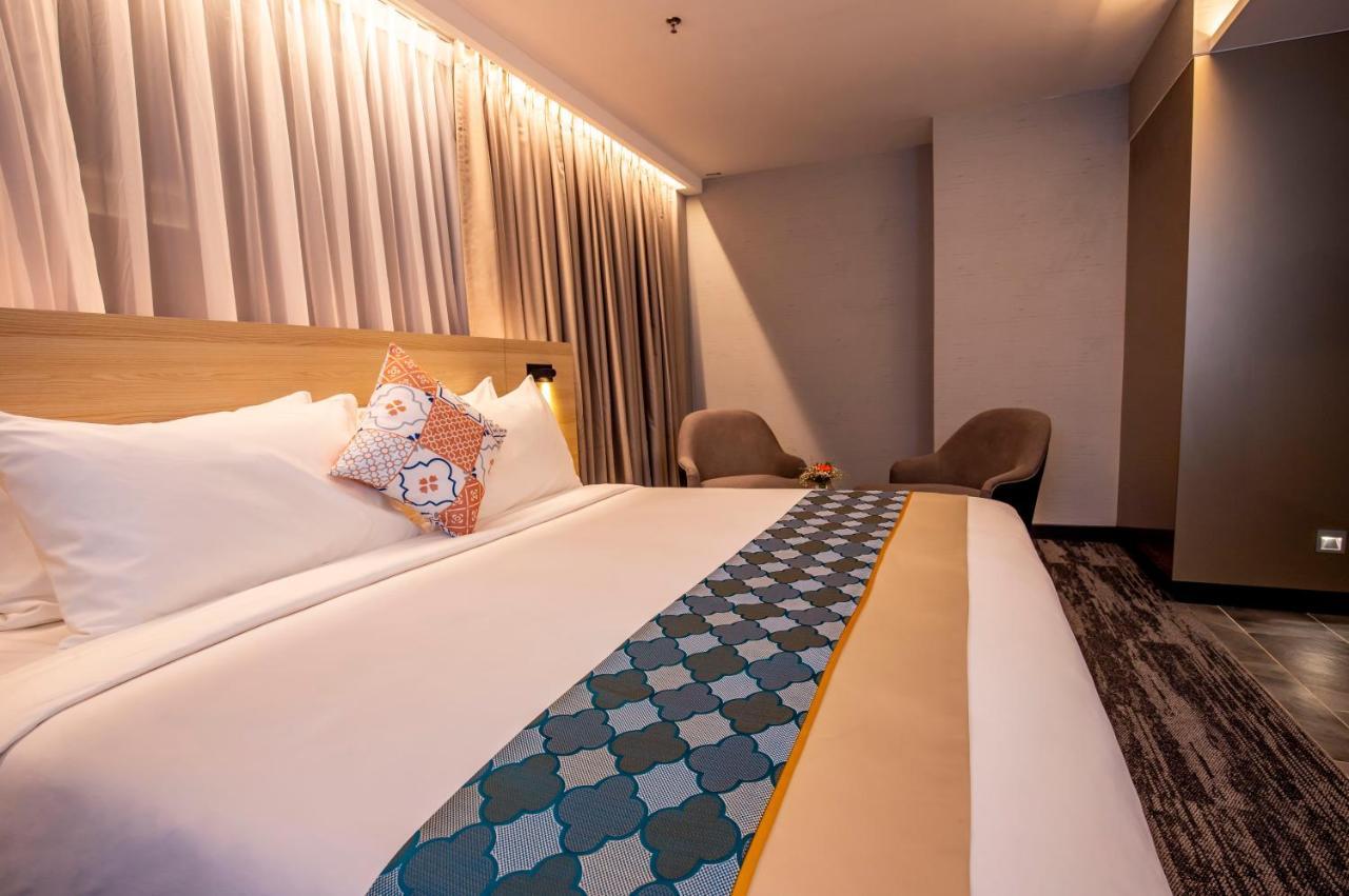 ซานตา แกรนด์ ซิกเนเจอร์ กัวลาลัมเปอร์ Hotel ภายนอก รูปภาพ